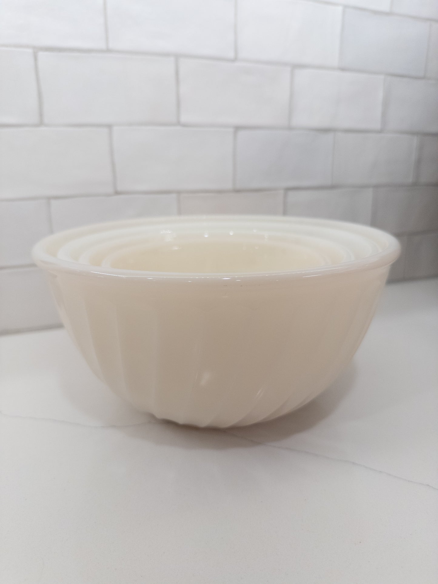 S/4, Vintage Fire King Ivory Swirl Mixing Bowl