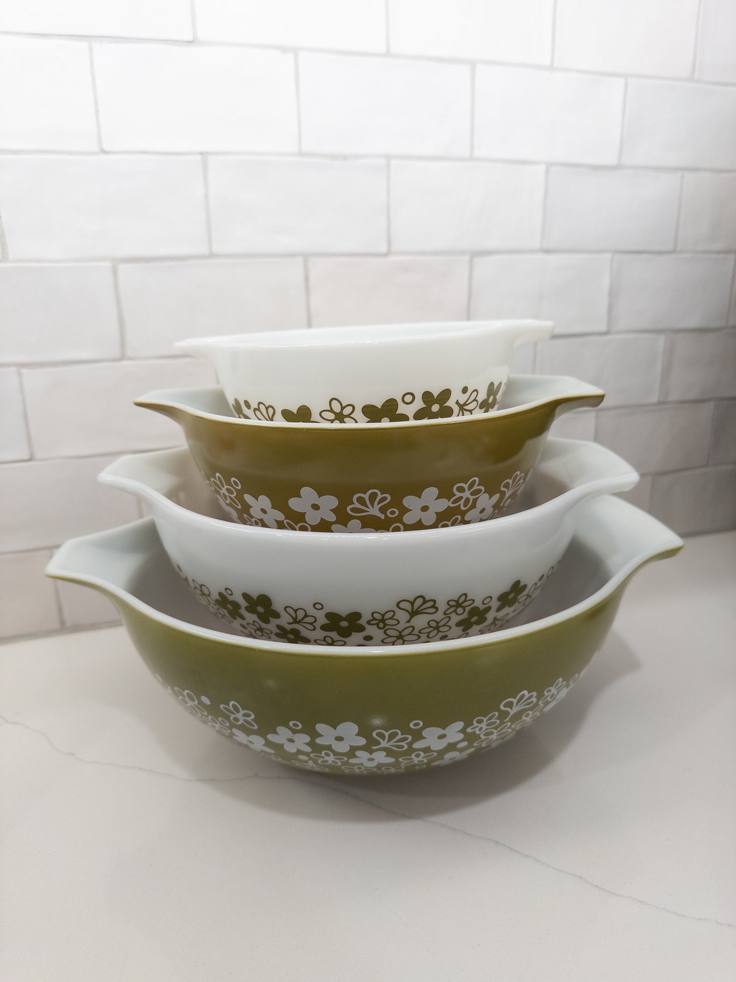 S/4, Vintage Pyrex 441, 442, 443, 444 Spring Blossom (Crazy Daisy) Mixing Bowls