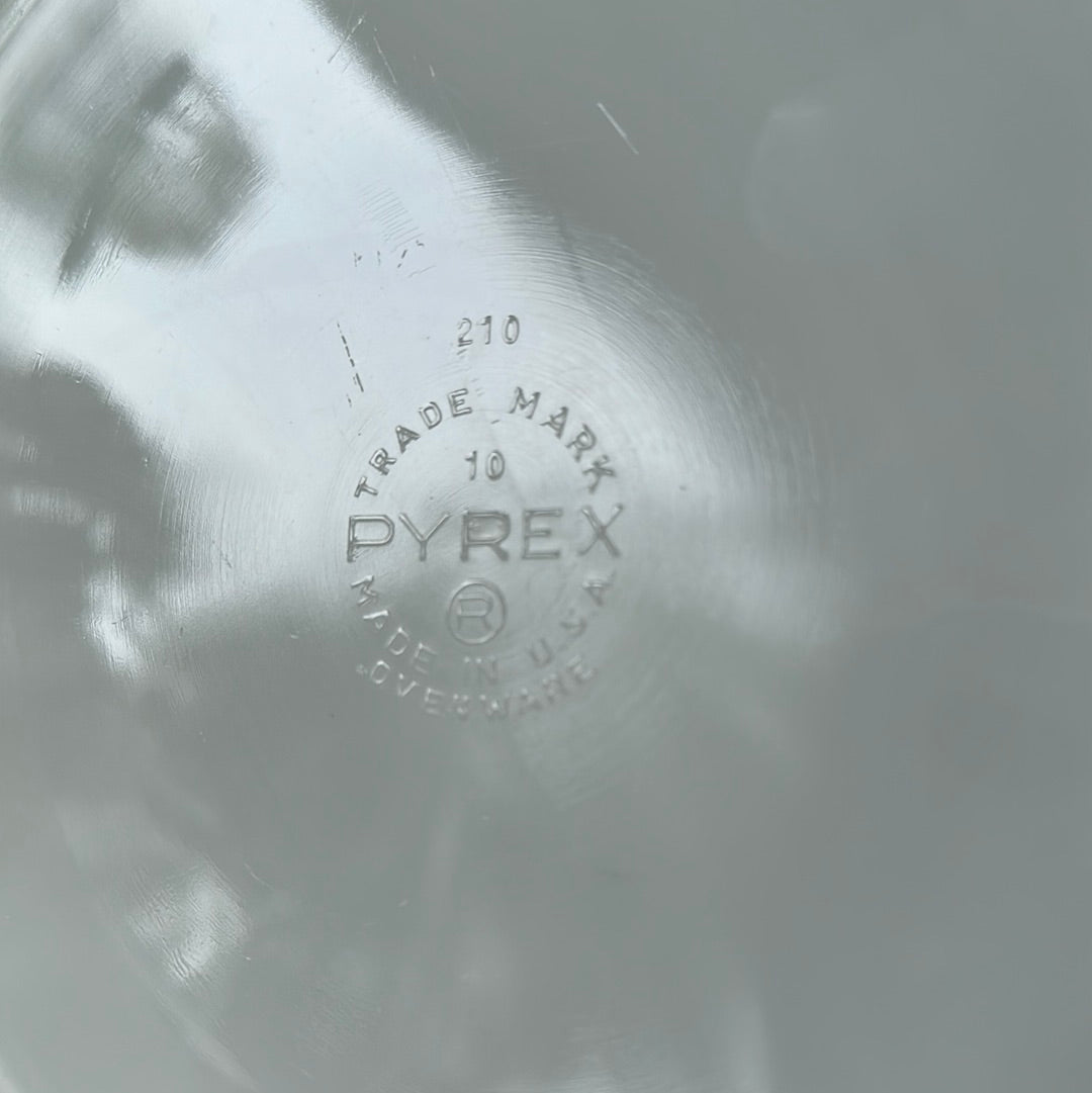 Vinage Pyrex 210 Pie Plate w/ Gold Stripe