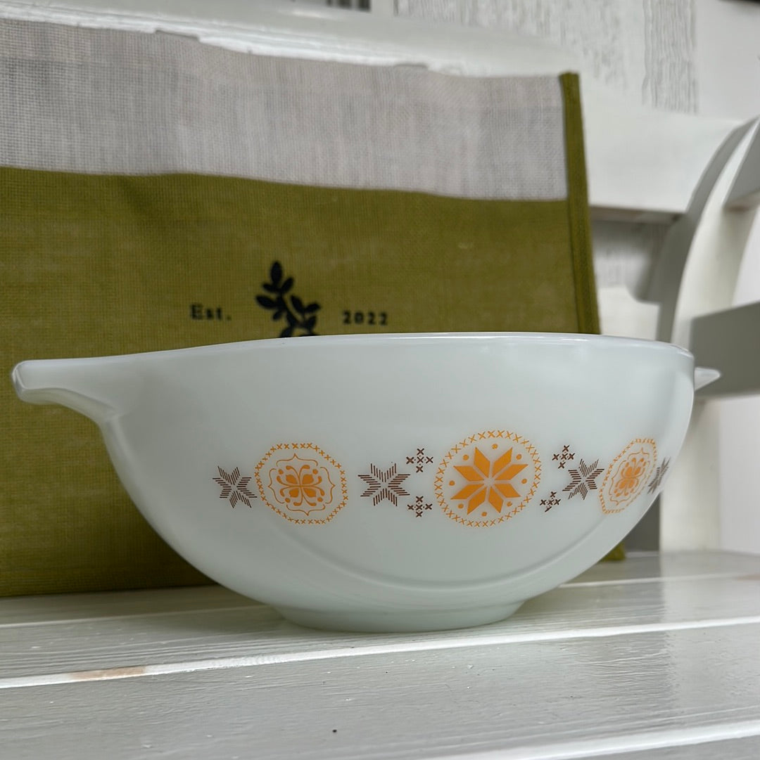 Vintage Pyrex 444 Town & Country Cinderella Mixing Bowl