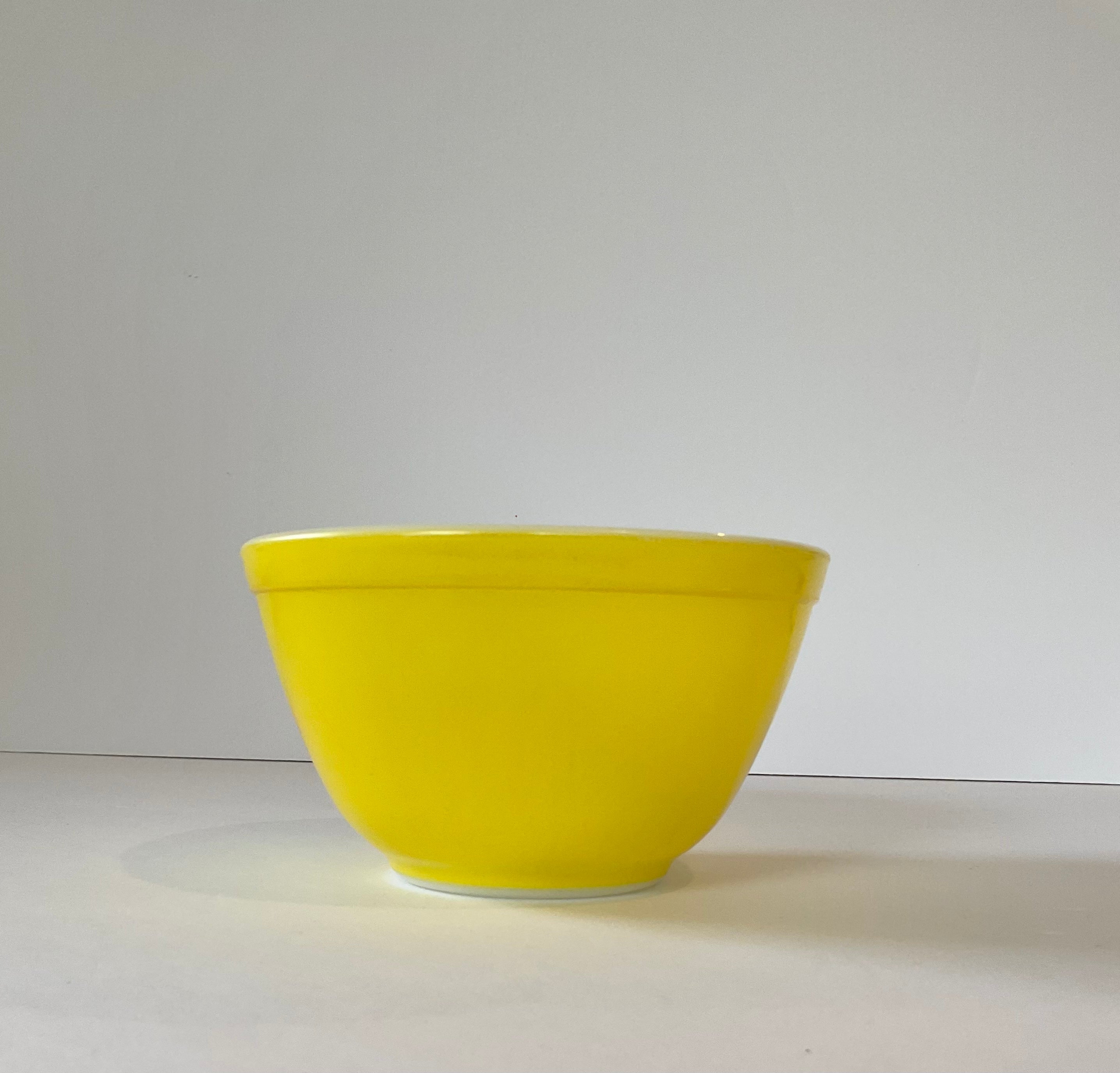 Vintage Pyrex Small Yellow Mixing Bowl, Vintage Pyrex Primary Color Mixing  Bowl, Pyrex 401 1 1/2 QT, Creamy Yellow Pyrex Oven Ware Baking 