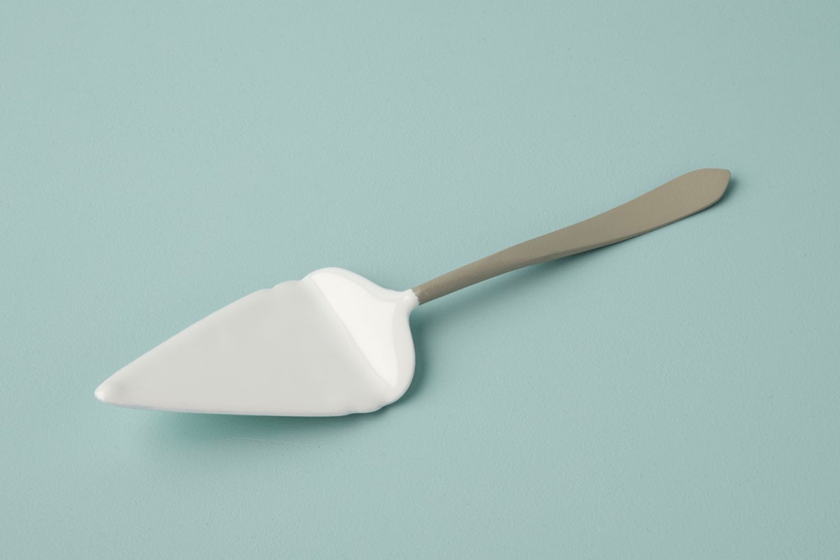 Easton Cake Lift, Dove