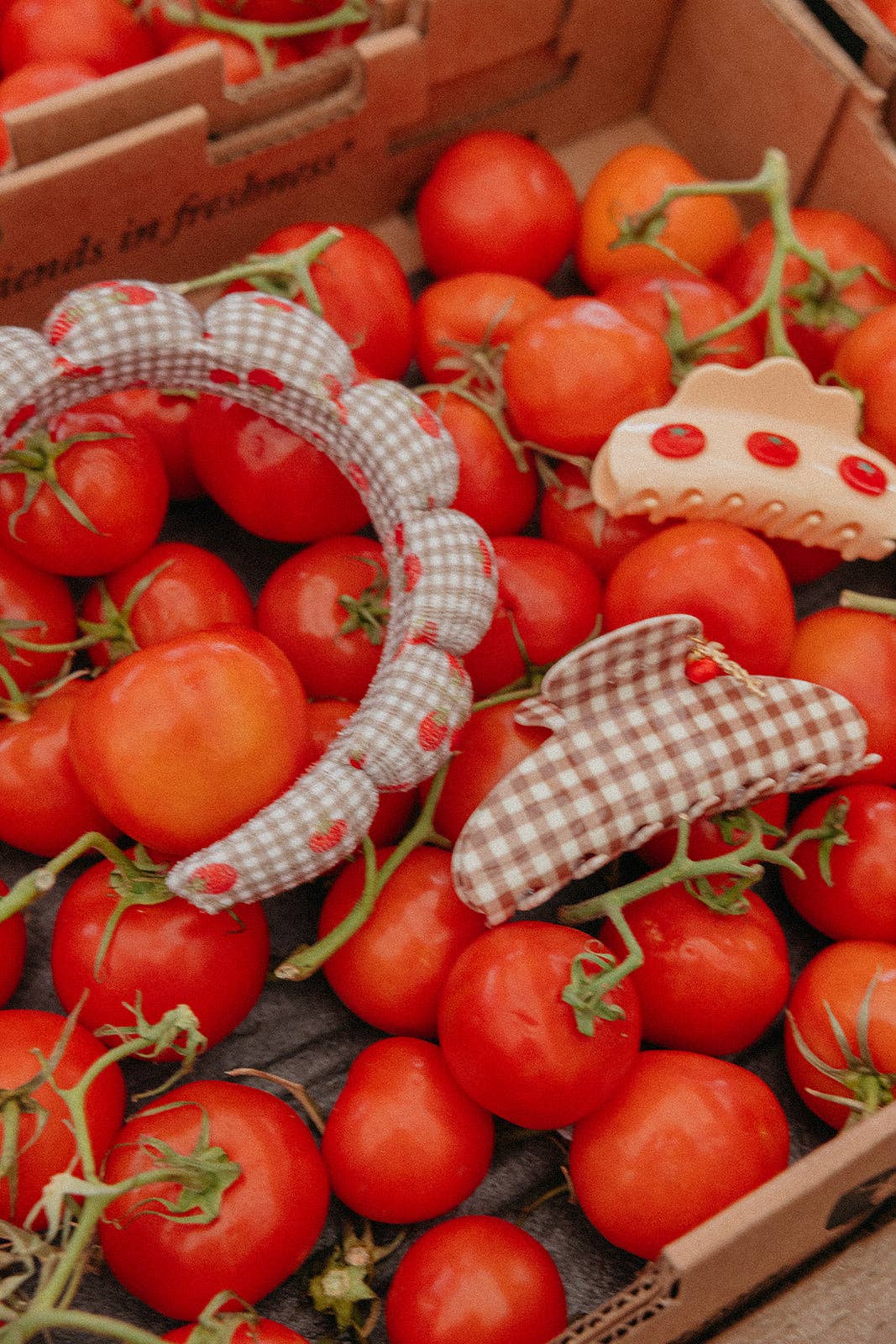 Tomato Charmed Claw Hair Clip