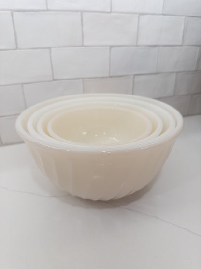 S/4, Vintage Fire King Ivory Swirl Mixing Bowl