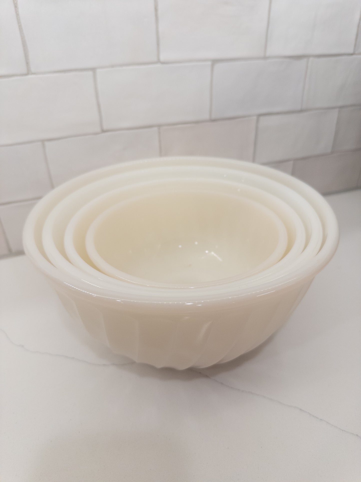 S/4, Vintage Fire King Ivory Swirl Mixing Bowl