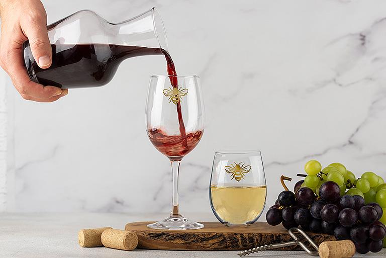 Bee Wine Glass