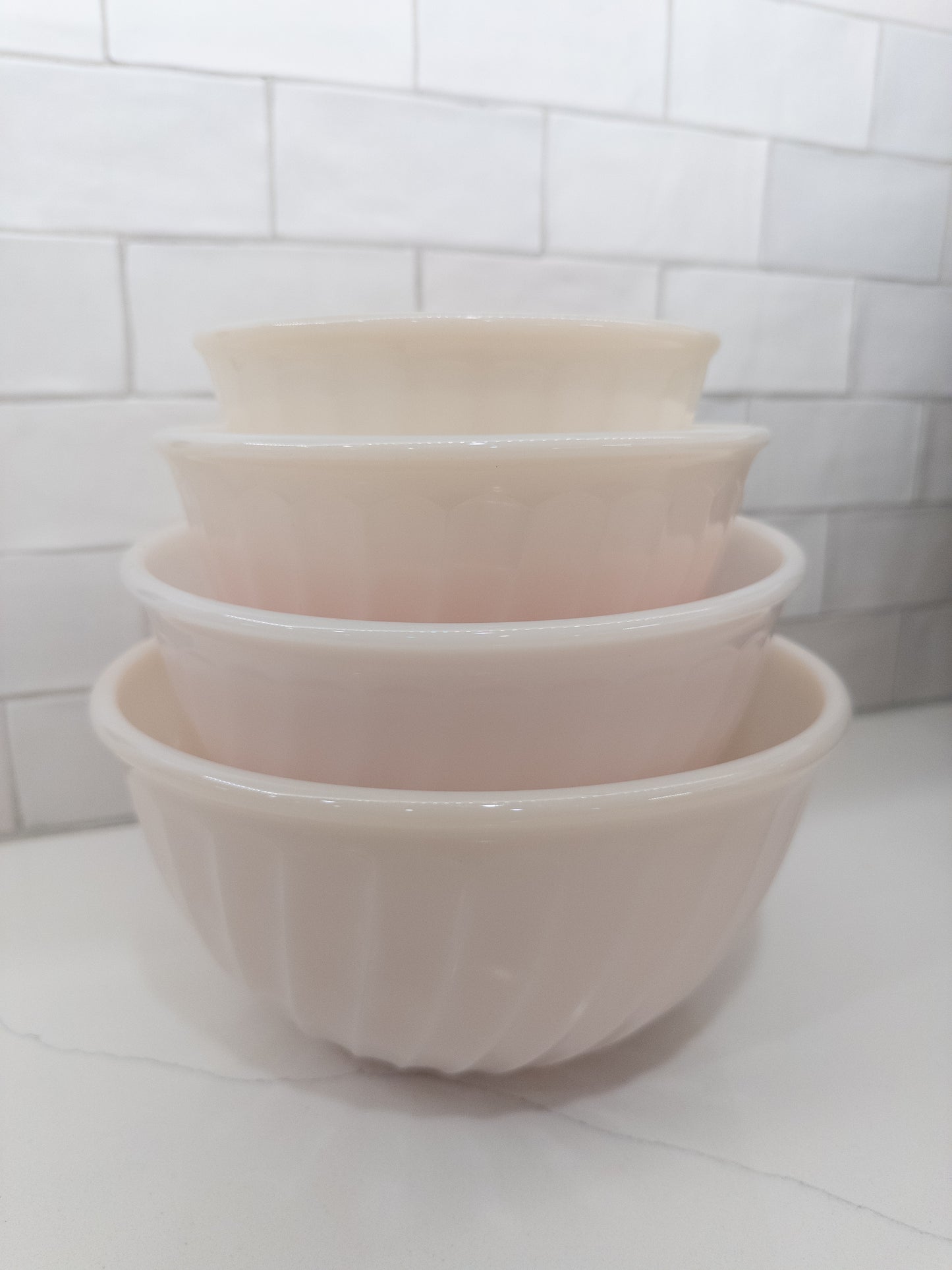 S/4, Vintage Fire King Ivory Swirl Mixing Bowl