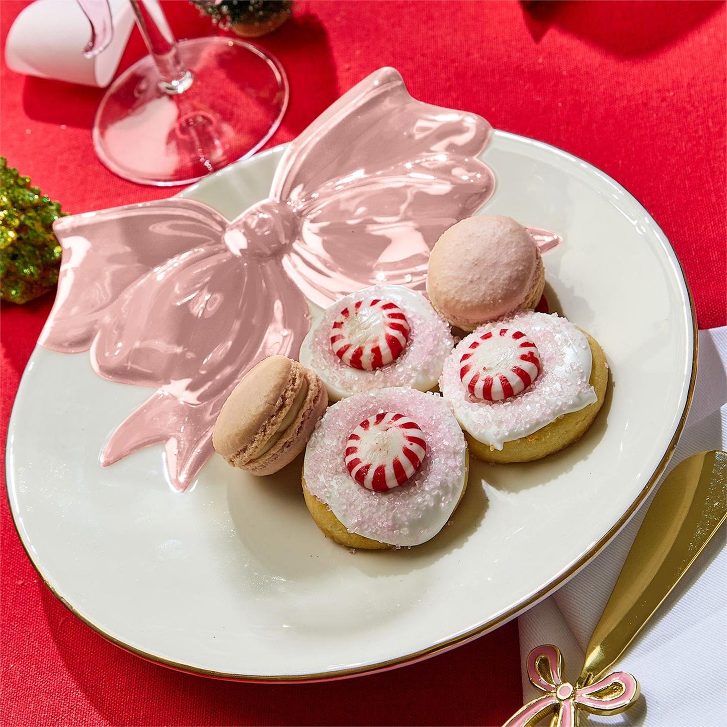 Bow Tidbit Plate with Gold Rim Accent