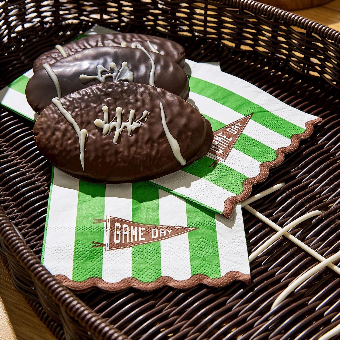 Game Day Pc 3-Ply Scalloped Edge Guest Paper Napkin