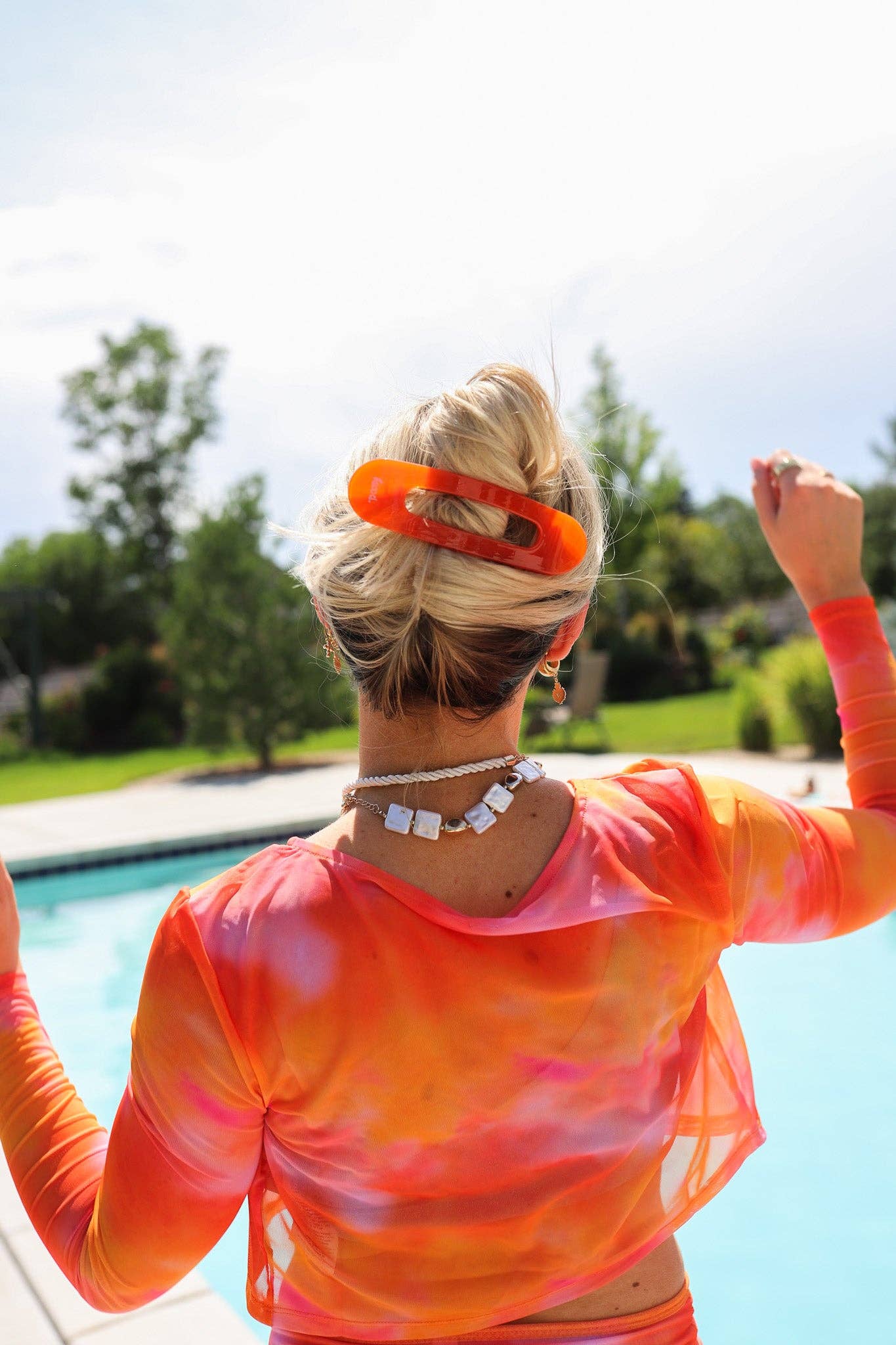 Oversized Jelly Lay Down Claw Clip