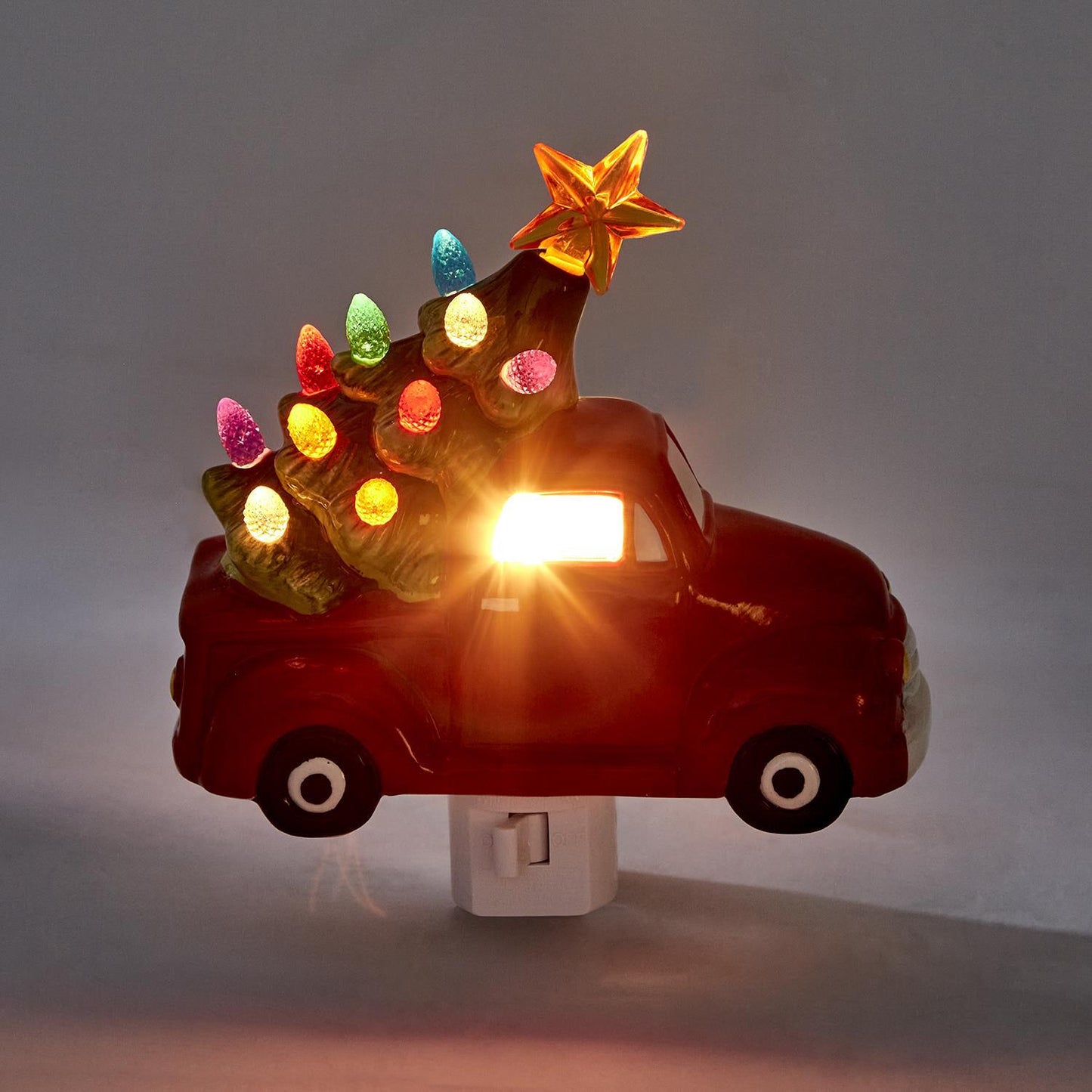 Vintage Truck with Christmas Tree Nightlight Decor