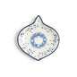 Blue and white porcelain ornament-shaped tidbit dish with wreath design