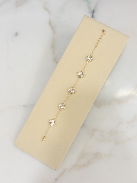 Small Dainty Clover Gold Bracelet