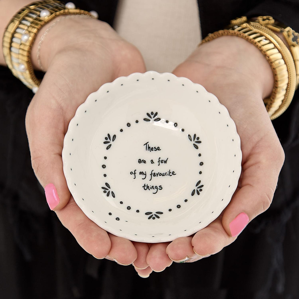 East of India Decorative Scallop Bowls