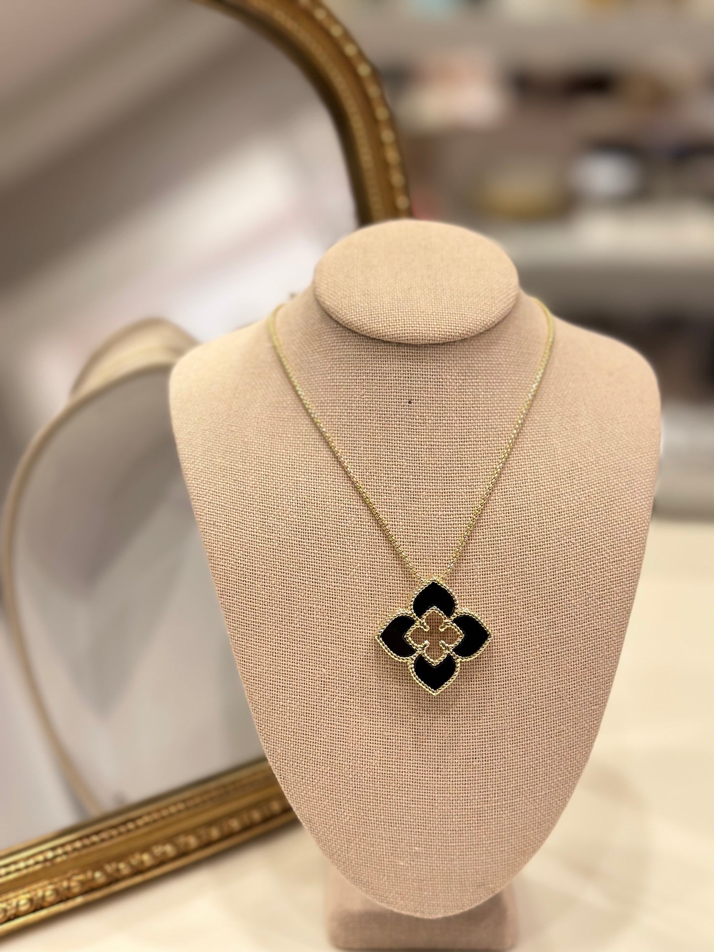 Gold Large Onyx Clover Adjustable Necklace