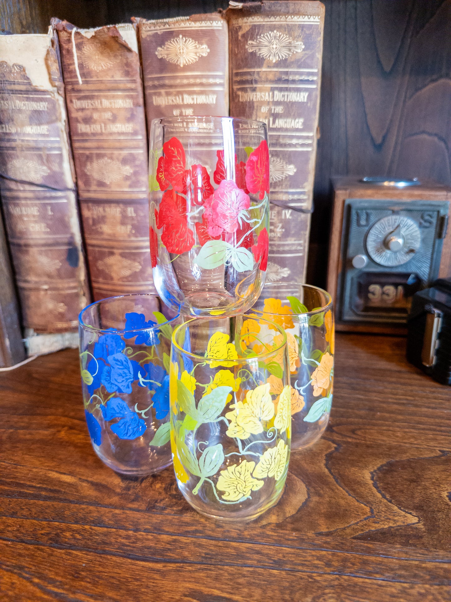 S/4 Vintage Fruit Tumblers w/ Fruit and Leaf