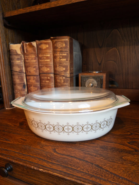 Vintage Pyrex 045 Gold Medallion Casserole Dish w/ Lid