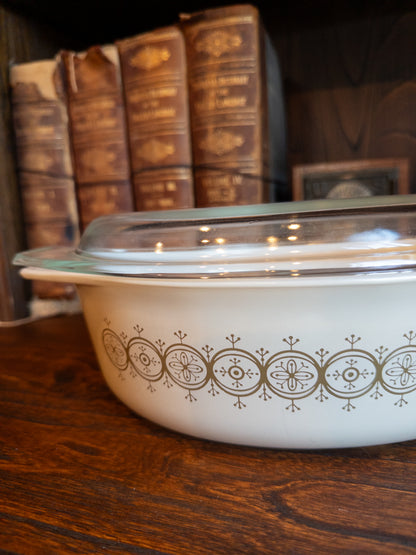 Vintage Pyrex 045 Gold Medallion Casserole Dish w/ Lid