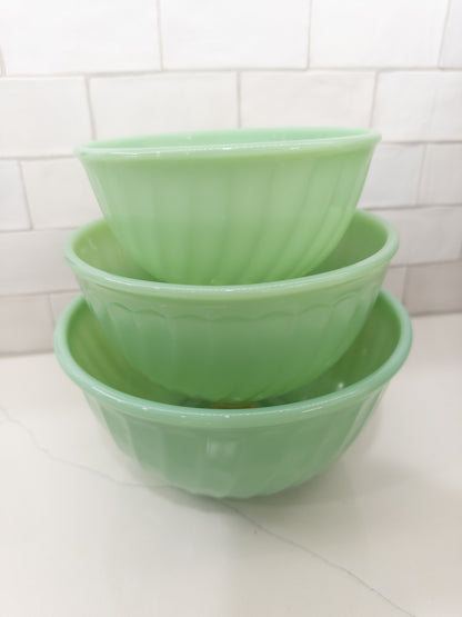 S/3 Vintage Fire-King Jadeite Swirl Mixing Bowls