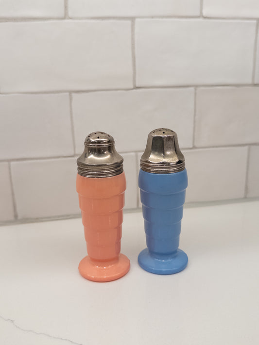 Vintage Hazel Altas Moderntone Platonite Salt & Pepper Shakers