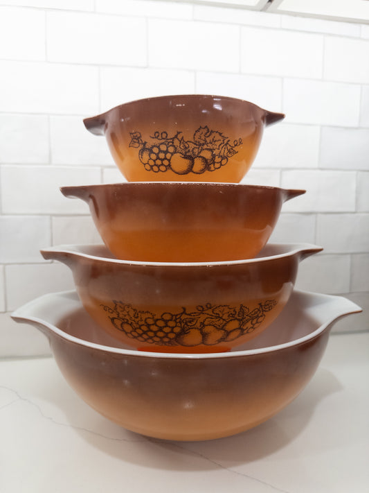 S/4, Vintage Pyrex Old Orchard Cinderella Mixing Bowl Set