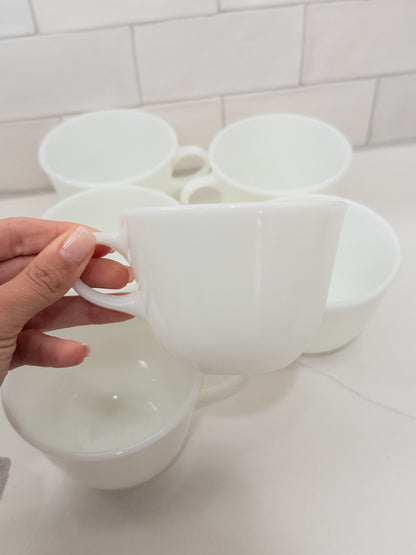 S/6, Vintage Pyrex Milk Glass Mug