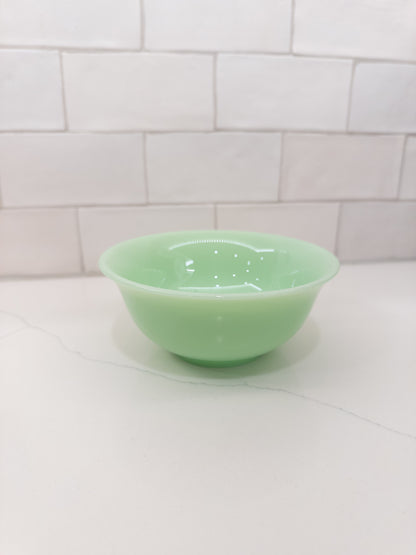 Vintage Unmarked Fire-King Jadeite Soup/Cereal Bowl
