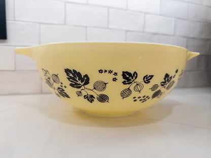 Vintage Pyrex 444 Pale Yellow Black Gooseberry Cinderella Mixing Bowl