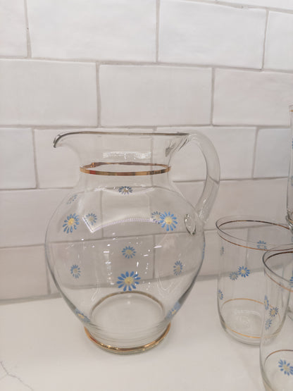 S/6, Vintage Pitcher + 5 Glasses w/ Blue Floral Design and Gold Rim