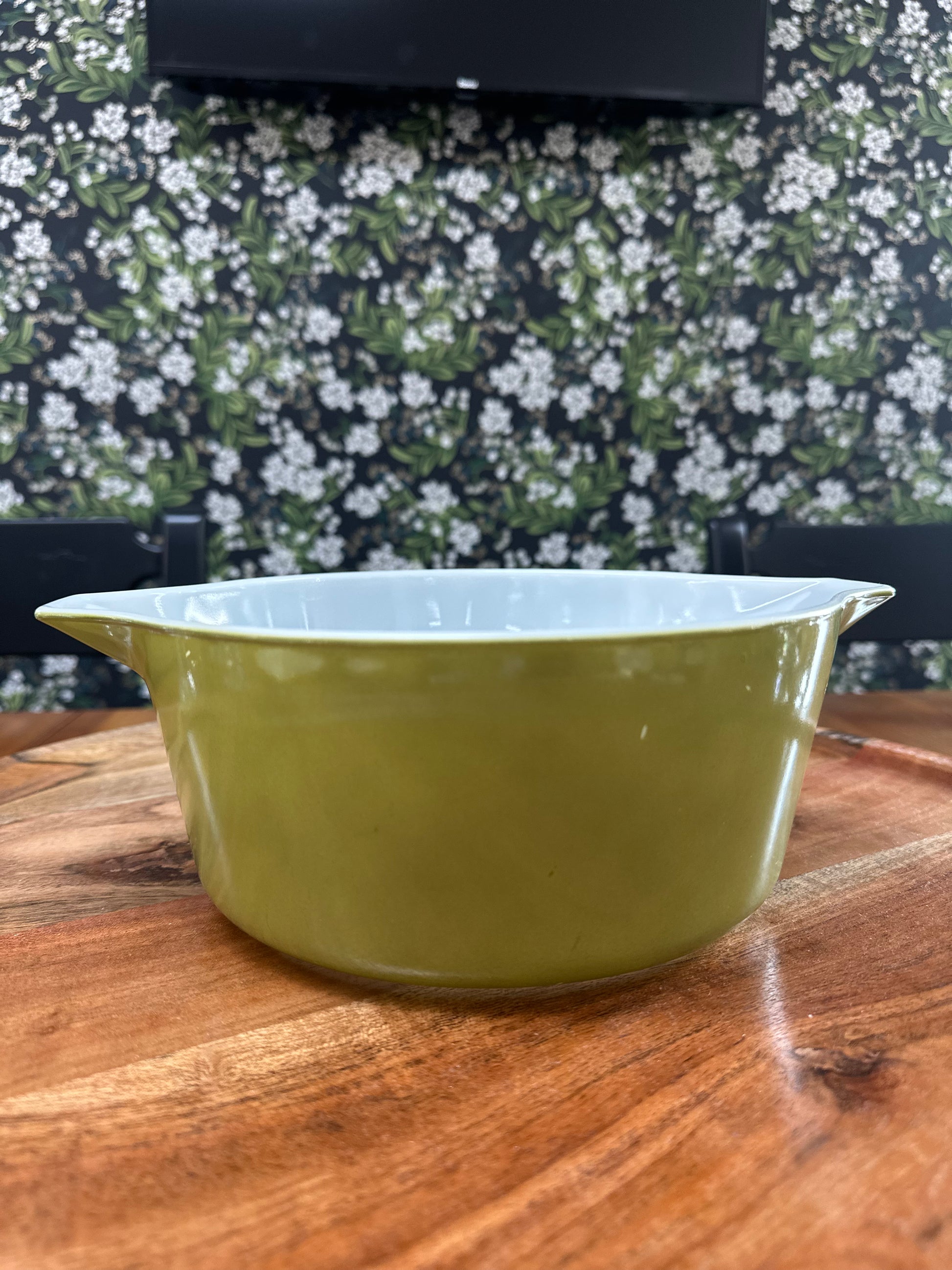 Vintage Pyrex 475 quart Verde Casserole Dish – The Cupboard Shop