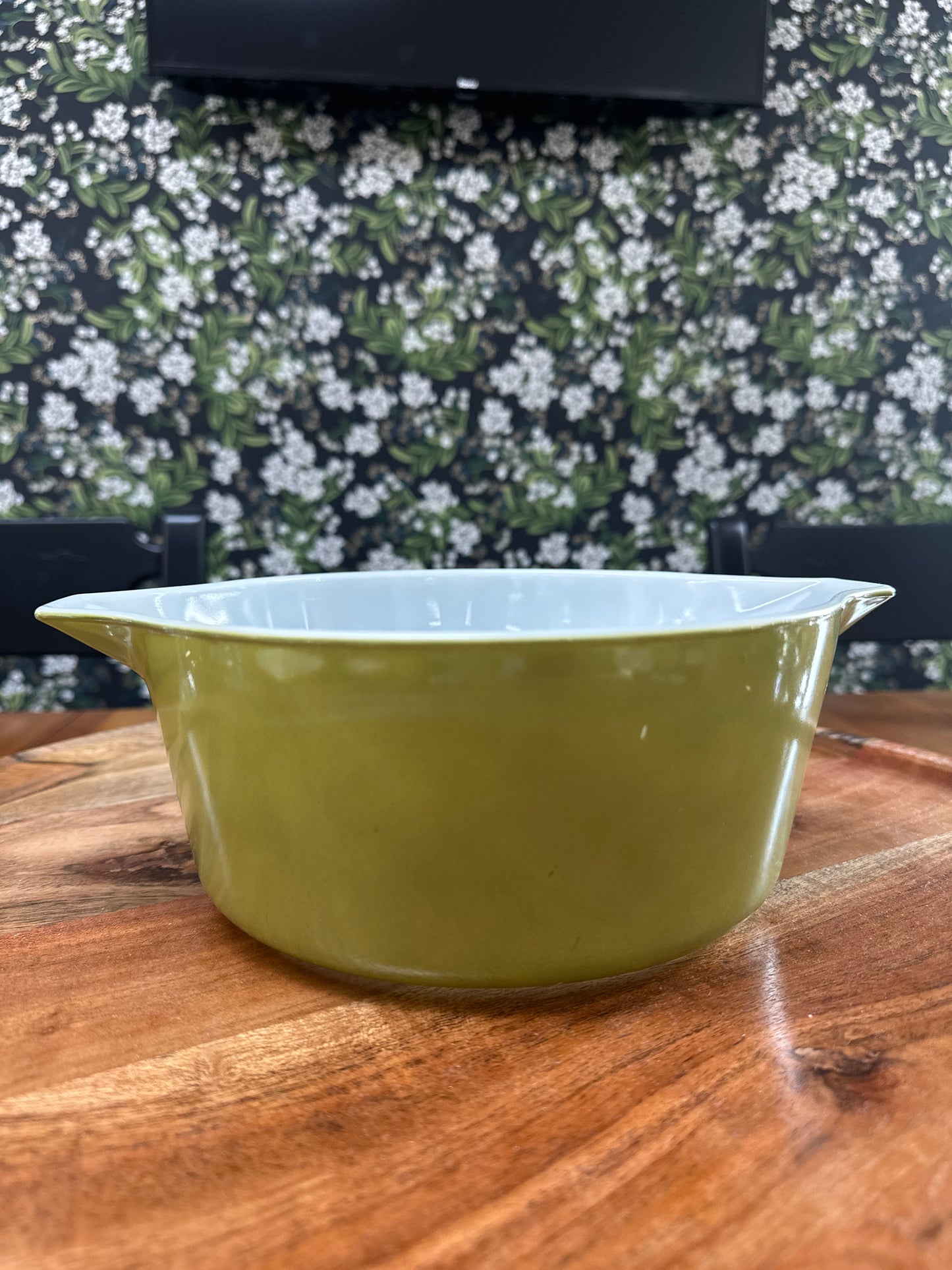 Vintage Pyrex 475 2.5 quart Verde Casserole Dish