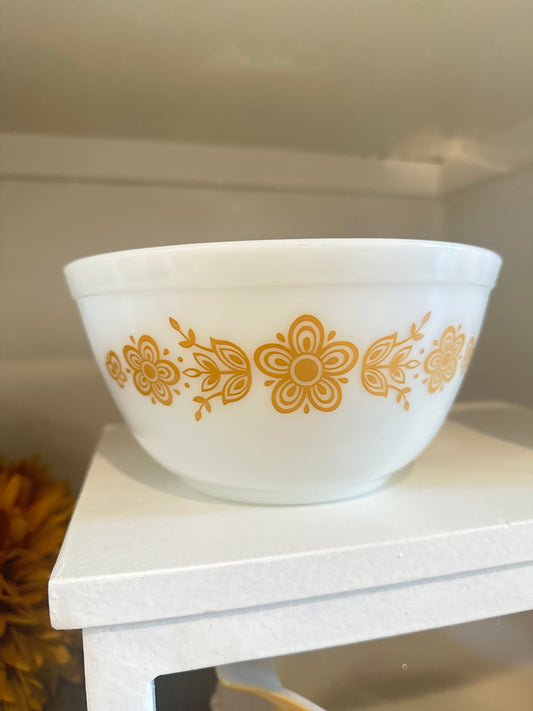 Vintage Pyrex 402 Butterfly Gold Mixing Bowl