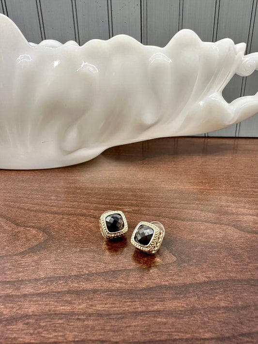 Gold Onyx Stud Earring