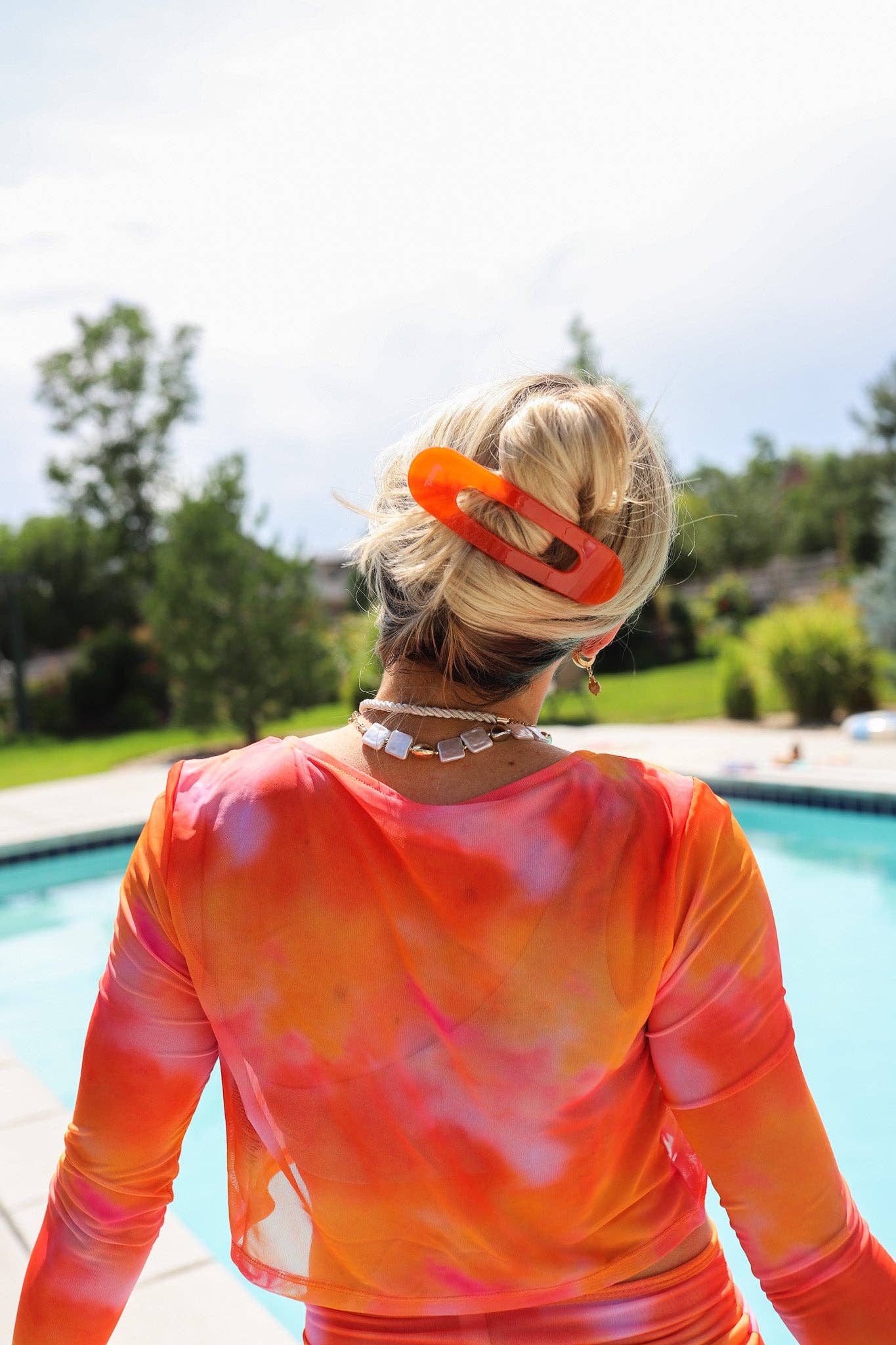 Oversized Jelly Lay Down Claw Clip