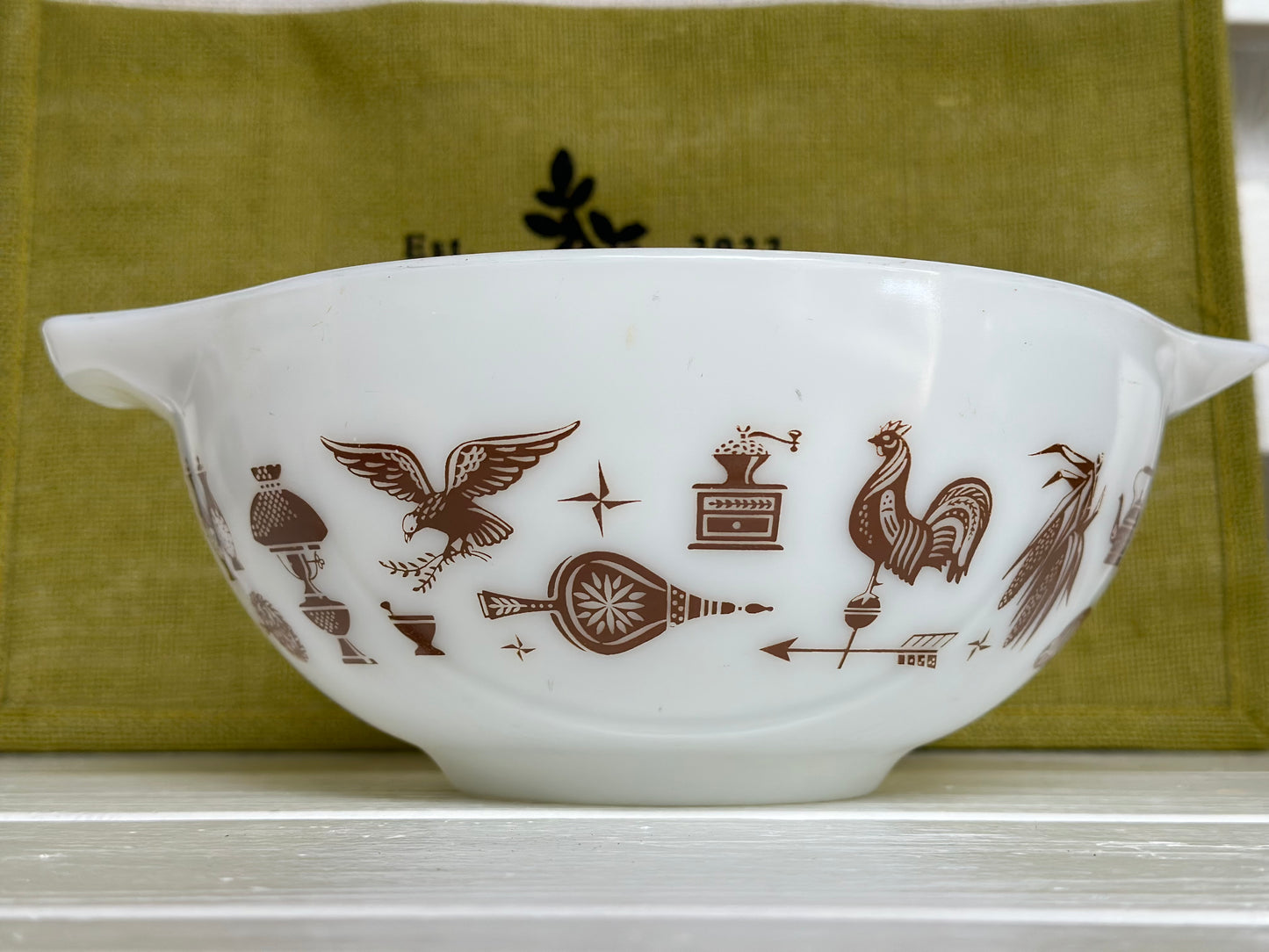 Vintage Pyrex 443 Early American Cinderella Bowl