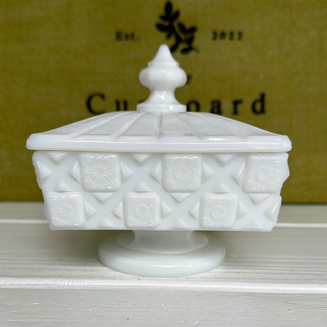 Vintage Westmoreland Pure White Milk Glass "Old Quilt" Pattern Candy Dish w/ Lid