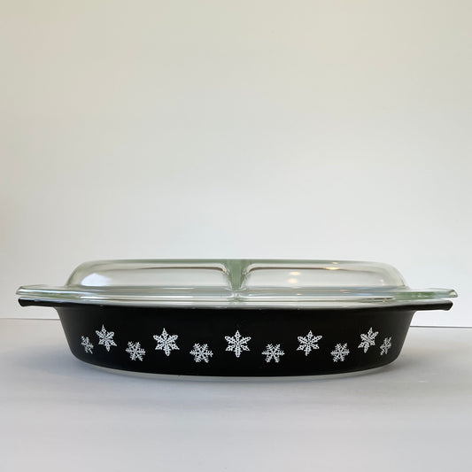 Vintage Pyrex Snowflake (white on charcoal) 2.5 QT Divided Serving Dish