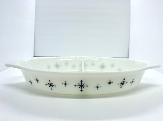 Vintage Pyrex Compass Divided Dish, 1 1/2 Qt.