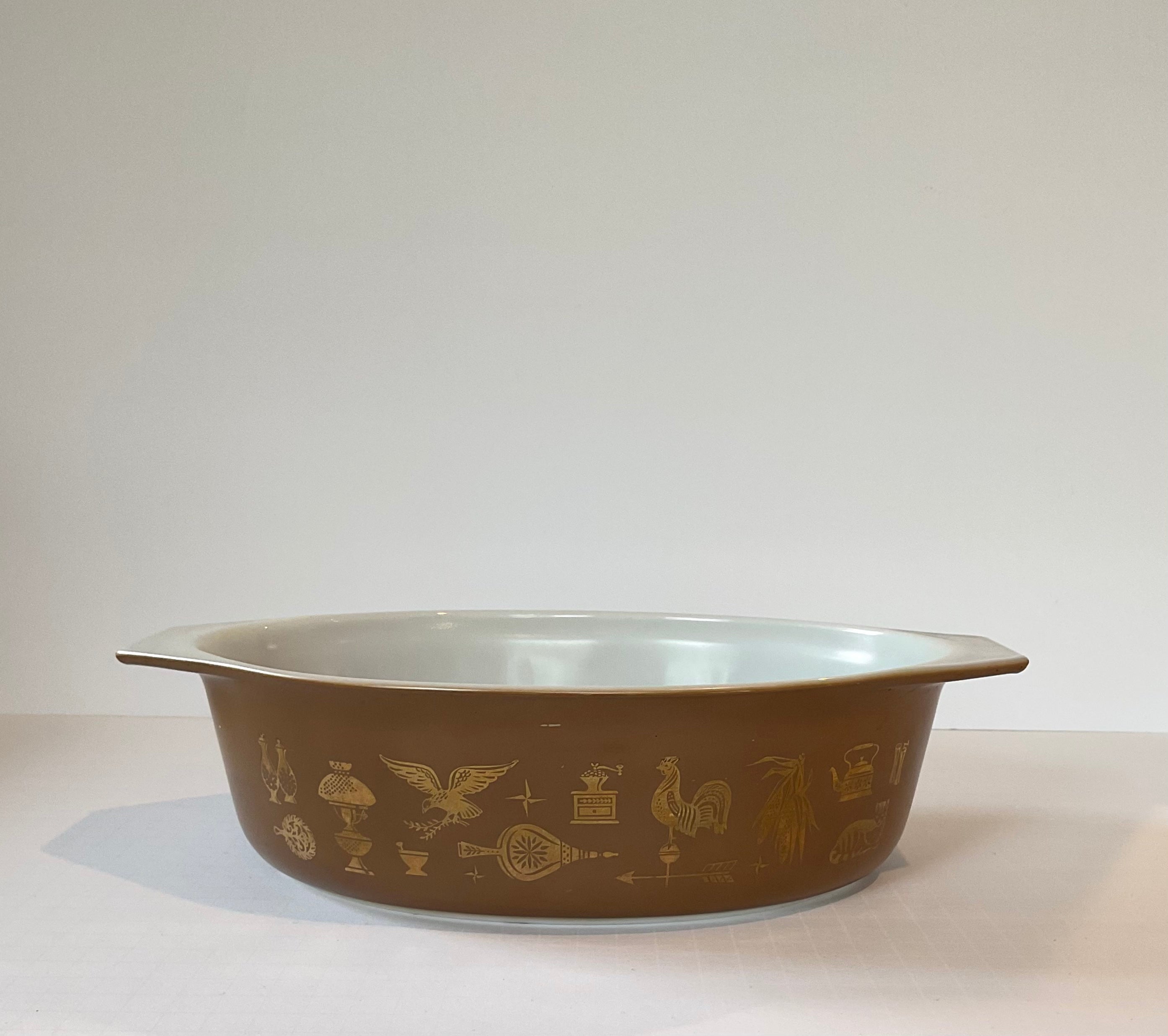 Pyrex outlet Casserole Bowl