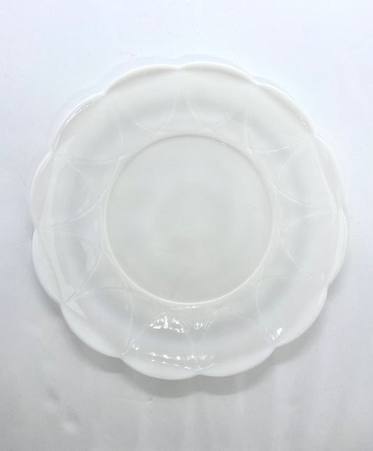 One, White Milk Glass Scalloped Dinner Plate or Serving Plate