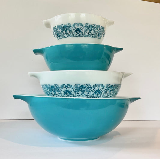 Vintage Pyrex Horizon Four Piece Bowl Set 441, 442, 443, 444, Cinderella Shape Alternating Blue and White