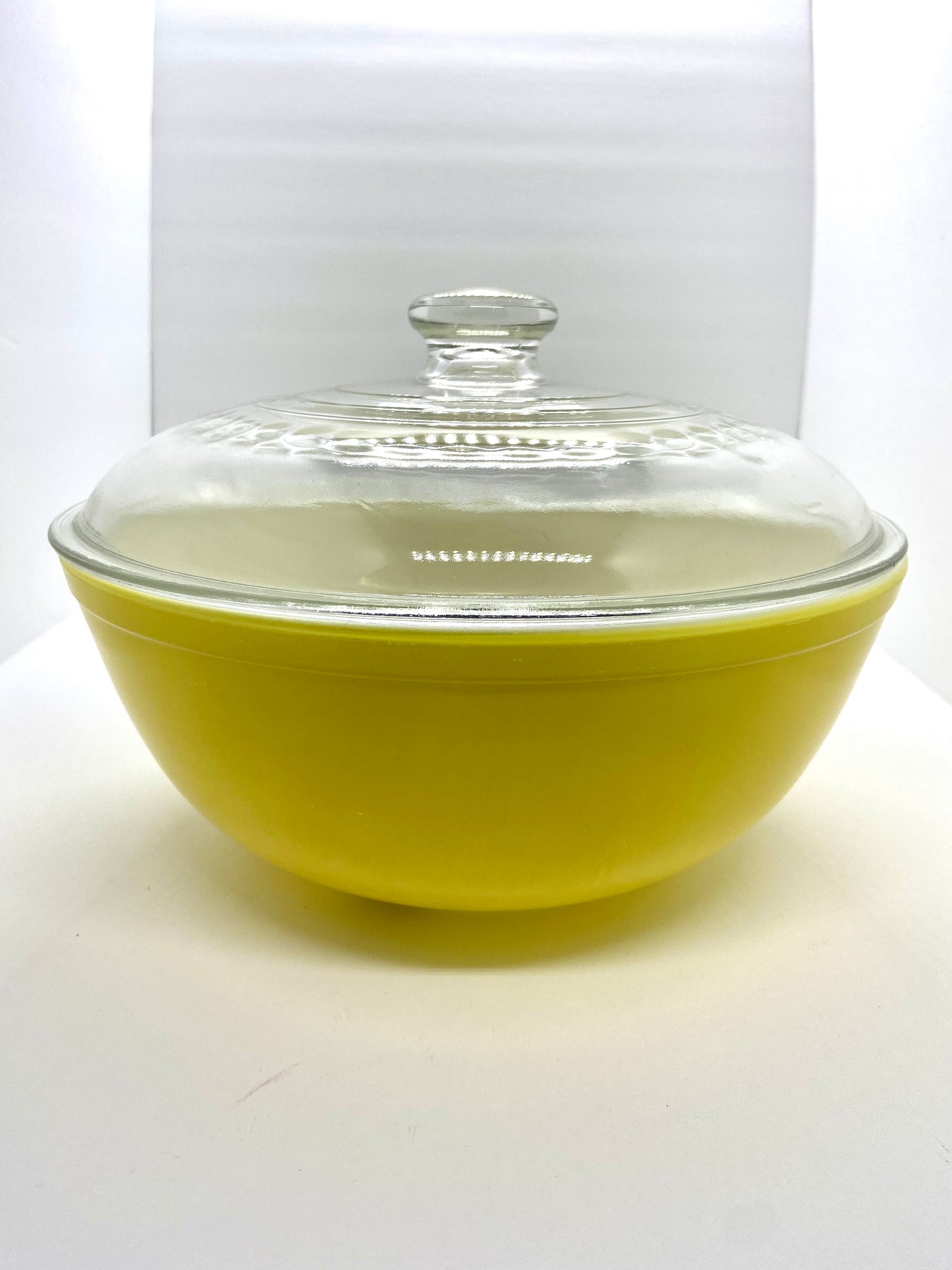 Vintage Pyrex 404 Large Mixing Bowl W/ Glass Lid, Yellow