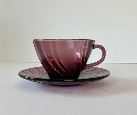 Set of 8 Amethyst Duralex France Rivage Swirl Cups and Saucers
