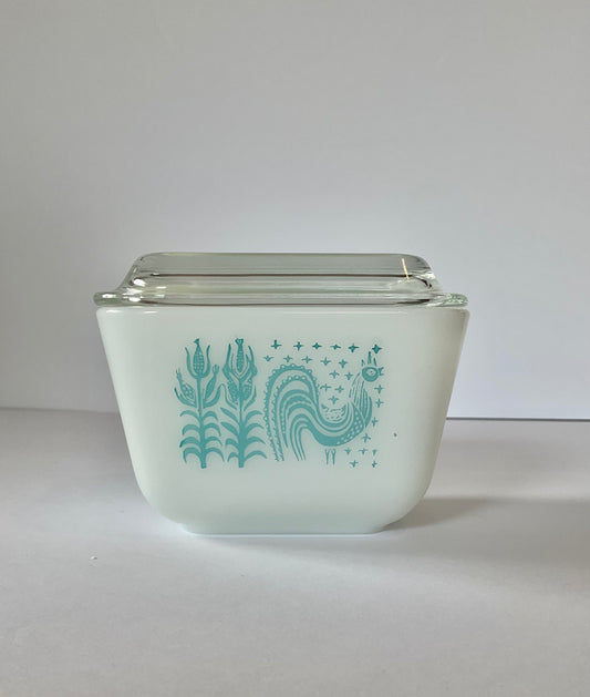 Vintage Pyrex Butterprint Fridgie 501 with lid