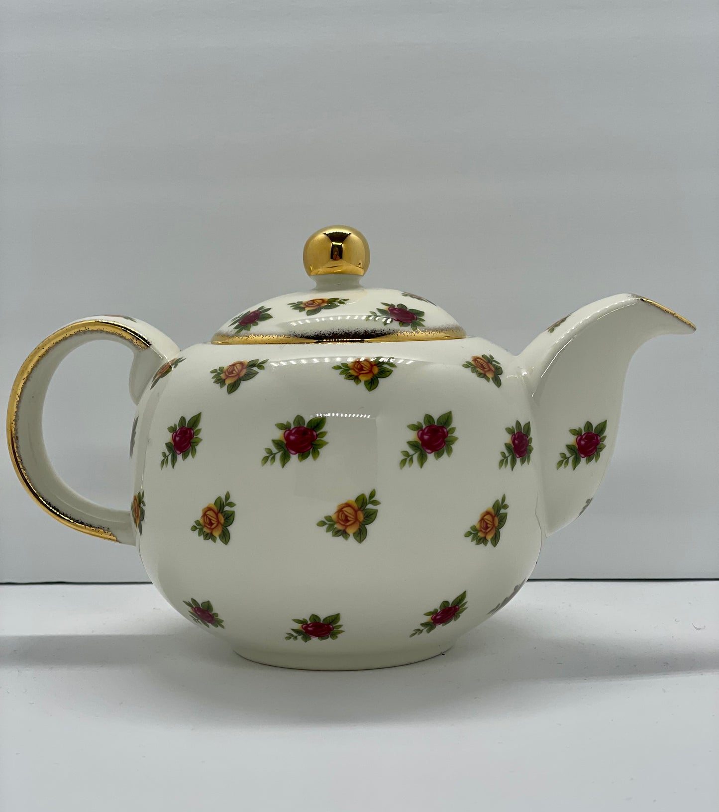 Royal Albut Old Country Roses Teapot