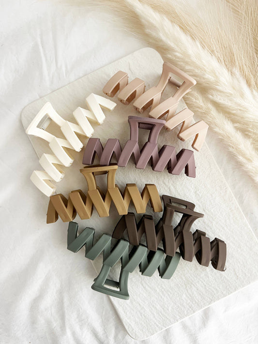 Zigzag 4.5" Matte Hair Claw, Hair Clips